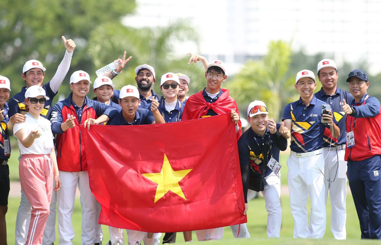 Lê Khánh Hưng giành huy chương vàng lịch sử môn golf tại SEA games 32