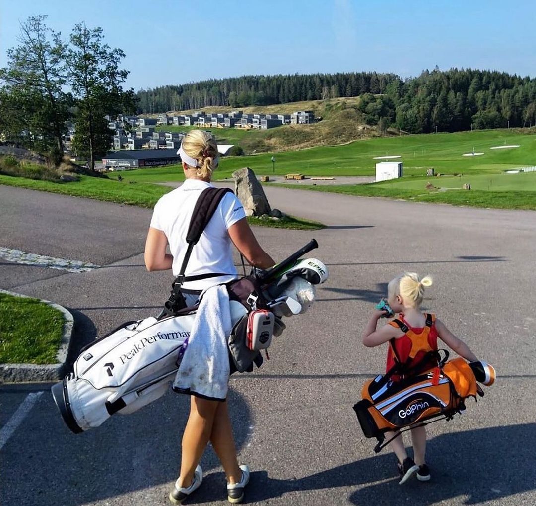 Đưa Trẻ Em Tham Gia Golf Trong Mùa Hè: Một Sự Lựa Chọn Thú Vị và Bổ ích