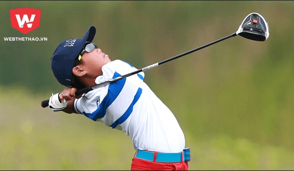 Golfer 12 tuổi gây bất ngờ tại vòng 2 giải FLC Championship