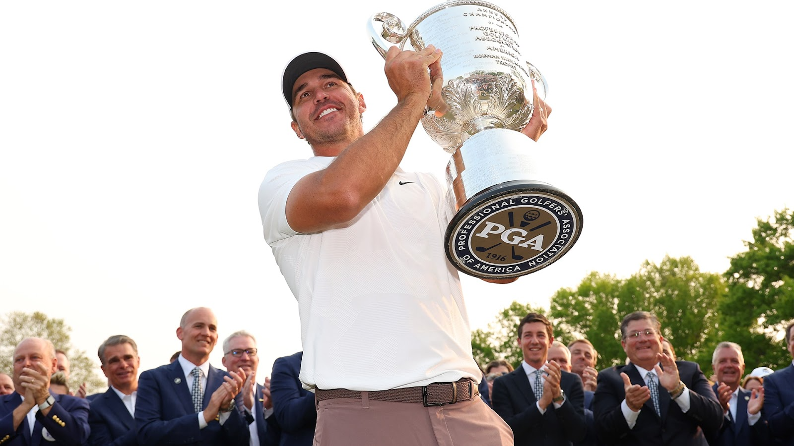 Brooks Koepka giành được cup Wanamaker thứ ba, danh hiệu lớn thứ năm tại PGA Championship
