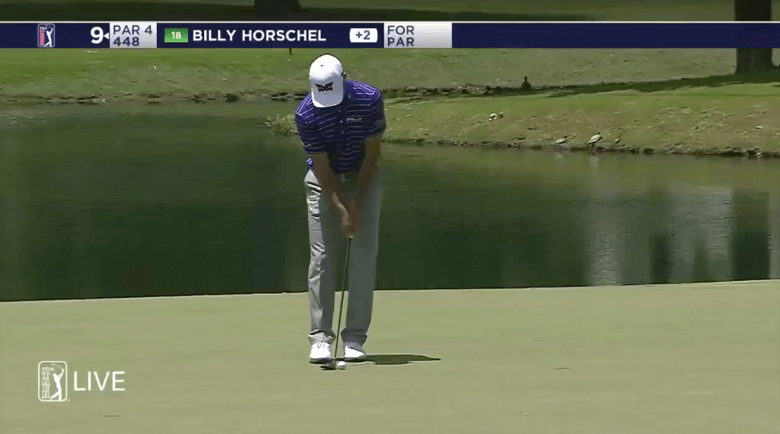 Billy Horschel dùng gậy gỗ gạt bóng tại PGA Tour