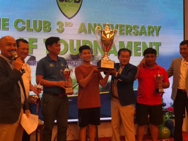 Đánh 70 gậy, golfer 13 tuổi Đặng Quang Anh vô địch giải The Club 