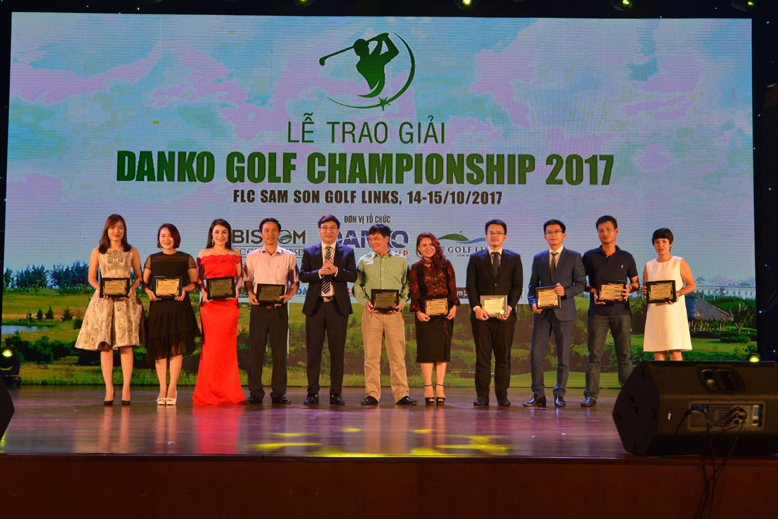 Đầm ấm lễ trao giải Danko Golf C'ship 2017 ngày thứ nhất trong đêm nhạc 'Tình khúc mùa thu'