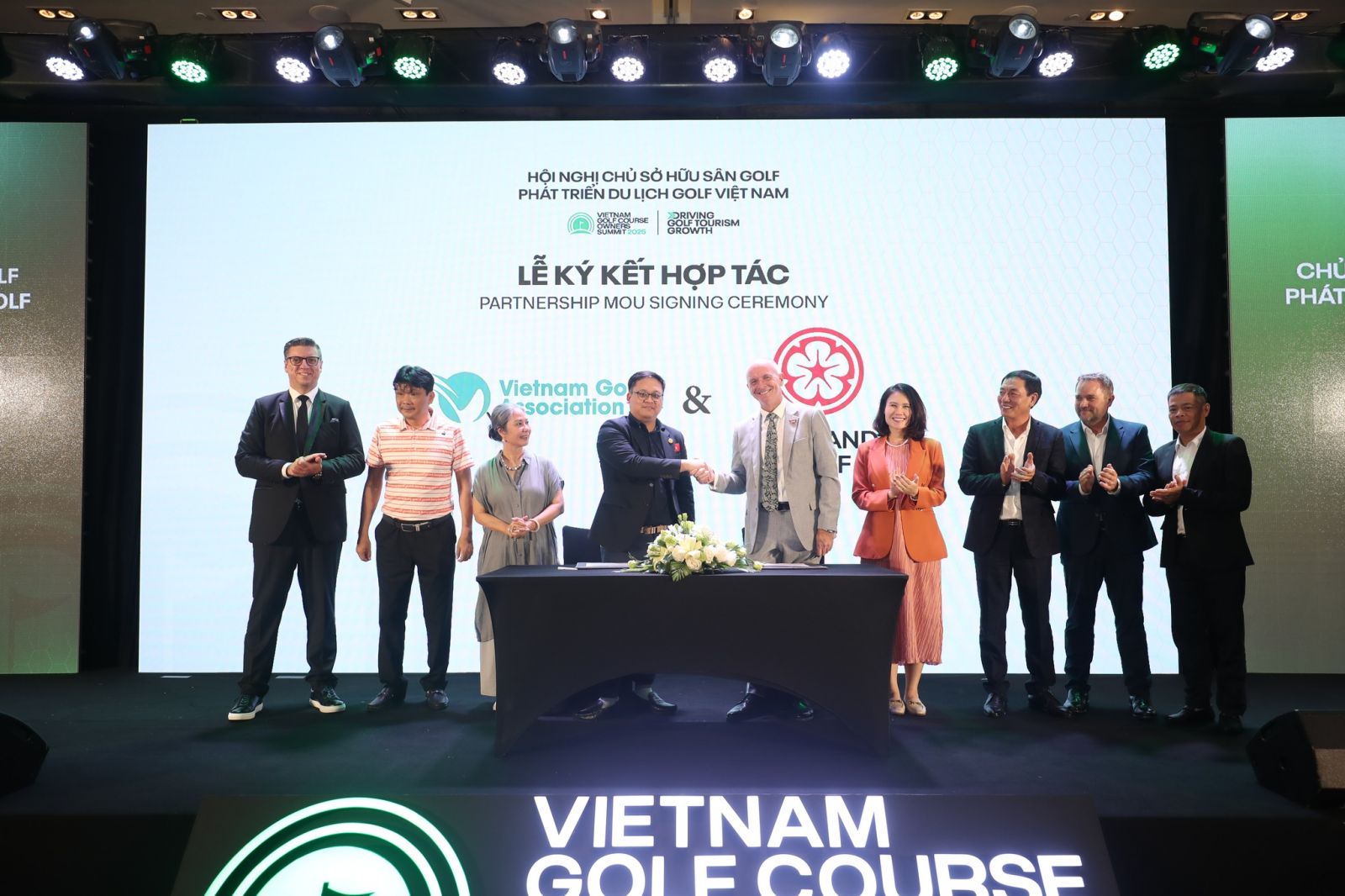 Golf Việt Nam bước vào giai đoạn phát triển mới: VGA ký kết hợp tác chiến lược với England Golf
