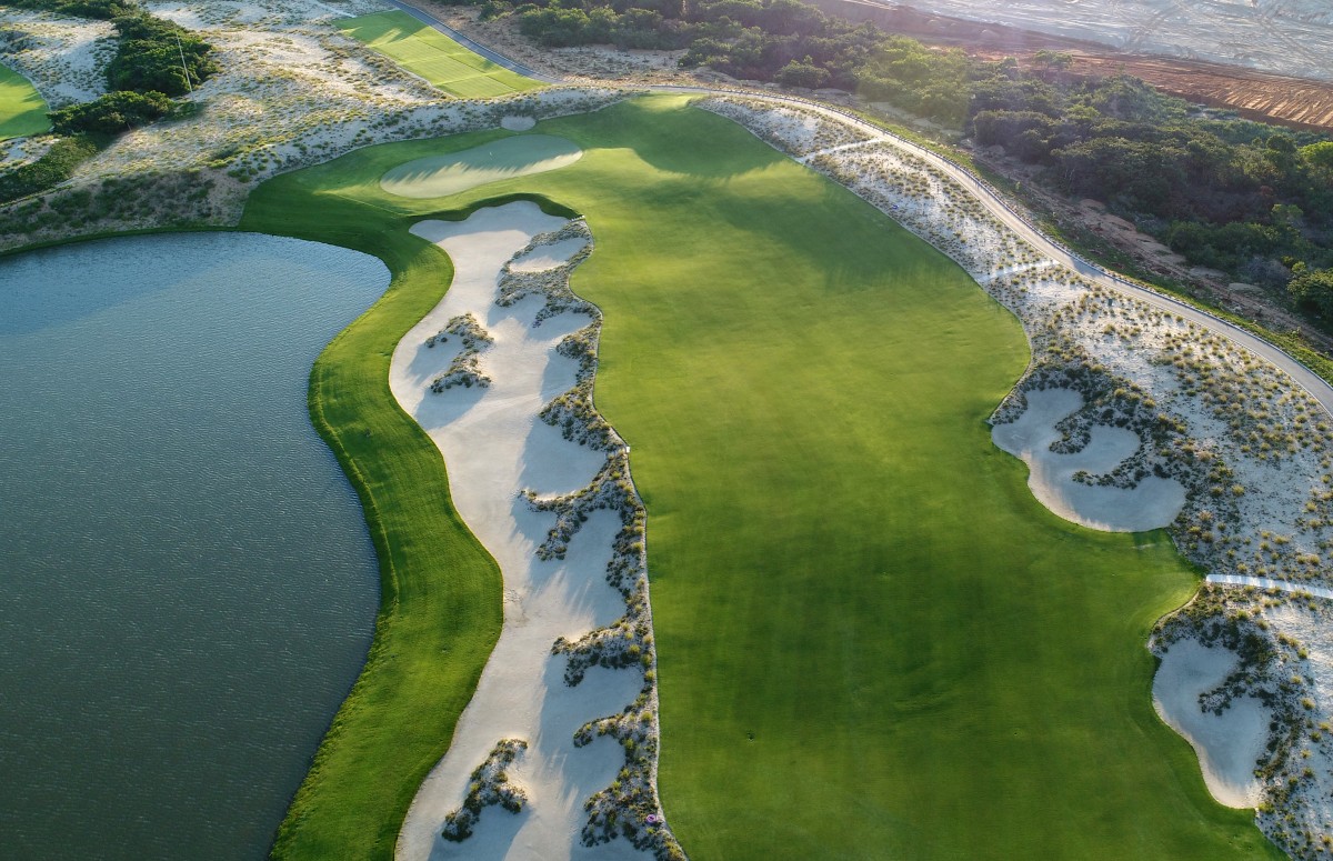Các huyền thoại golf châu Âu hội tụ tại Cam Ranh cho giải Legends Tour 2025
