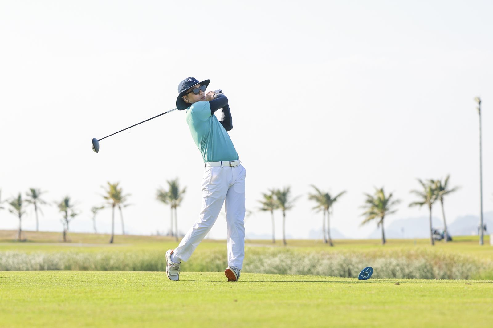 Thời trang golf hiện đại: Vẻ đẹp đến từ sự thông minh trong từng sợi vải