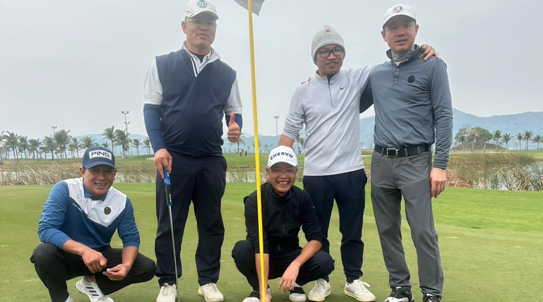 Golfer PhạmThắng ghi HIO trên sân golf Tuần Châu
