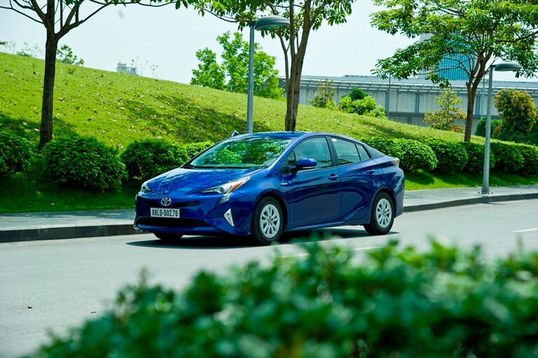 Toyota lần đầu giới thiệu dòng xe lai tại Việt Nam