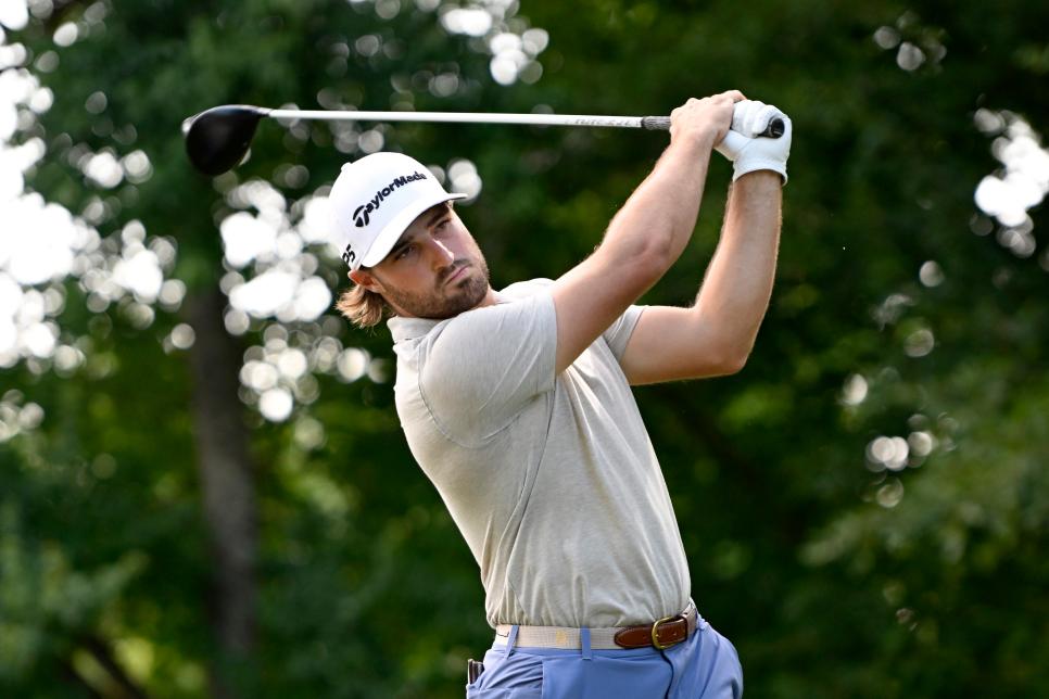 2 tay golf từ Korn Ferry Tour bị đình chỉ vì đặt cược trên các sự kiện của PGA Tour