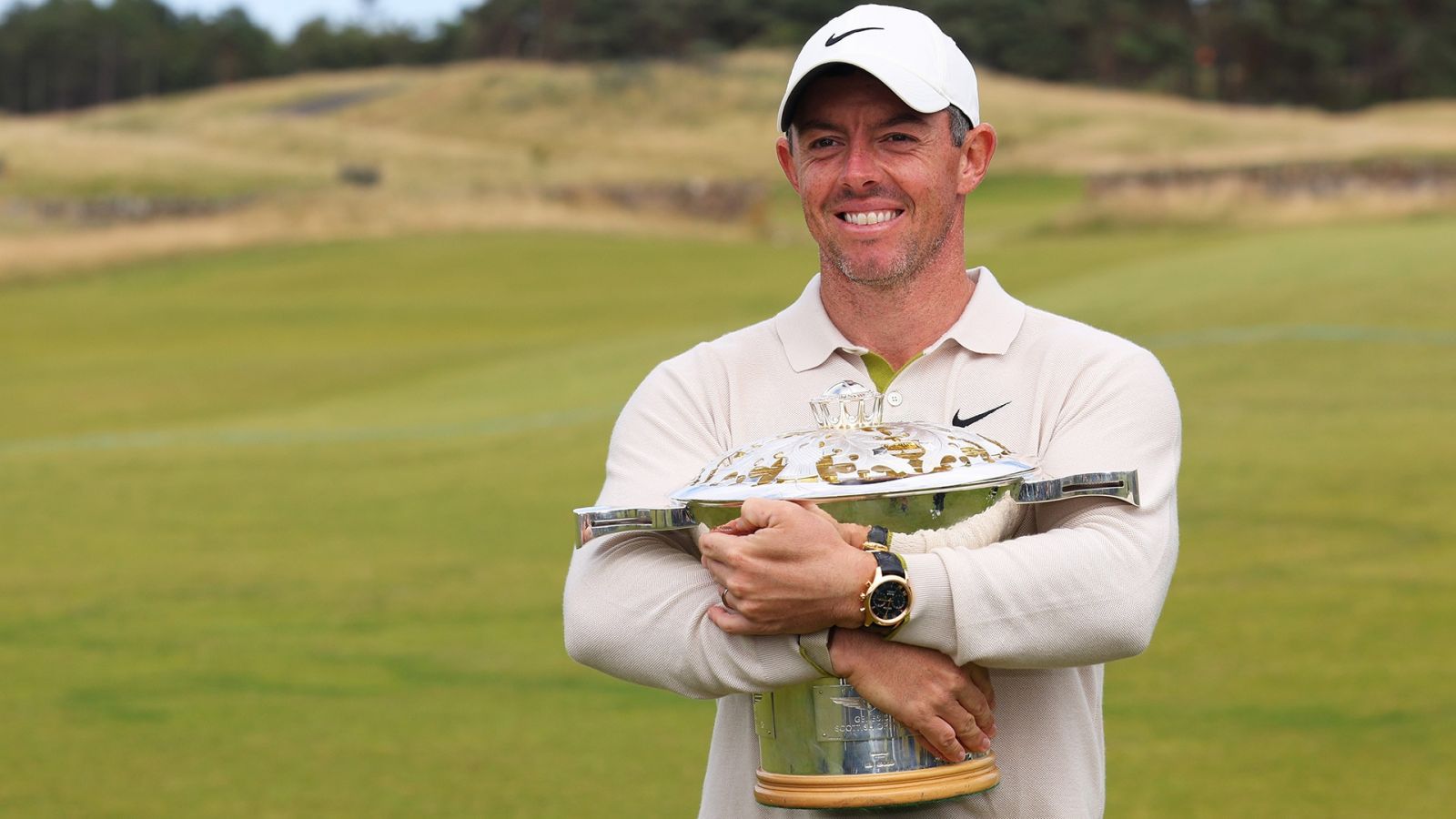 Rory McIlroy hoàn thành hai hố cuối cùng với birdie-birdie để giành chiến thắng tại Giải Scottish Open