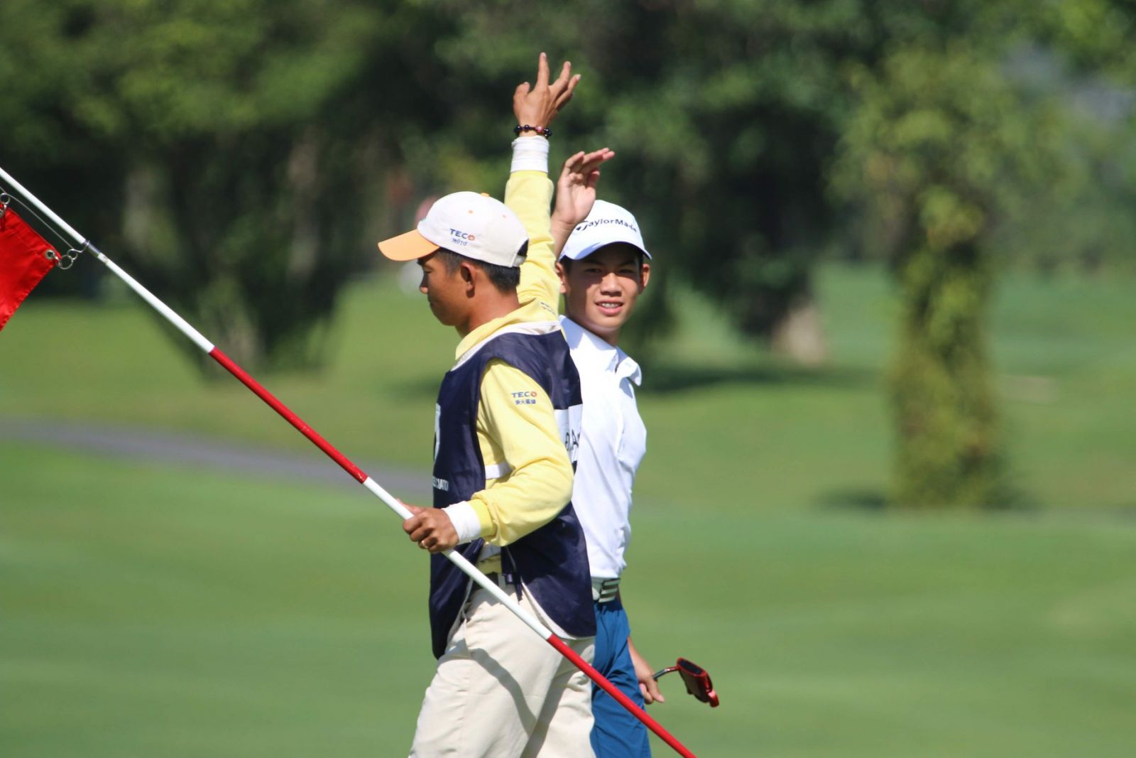 Vòng Tứ kết VMC: Golfer 13 tuổi Đặng Quang Anh hạ Nguyễn Văn Thống