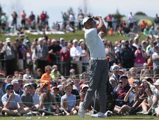 Tiger Woods mang niềm vui bất ngờ cho 7.000 người hâm mộ